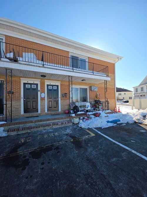 2304 Hamilton Ave, Atlantic City, NJ, 08401-1546 | Card Image