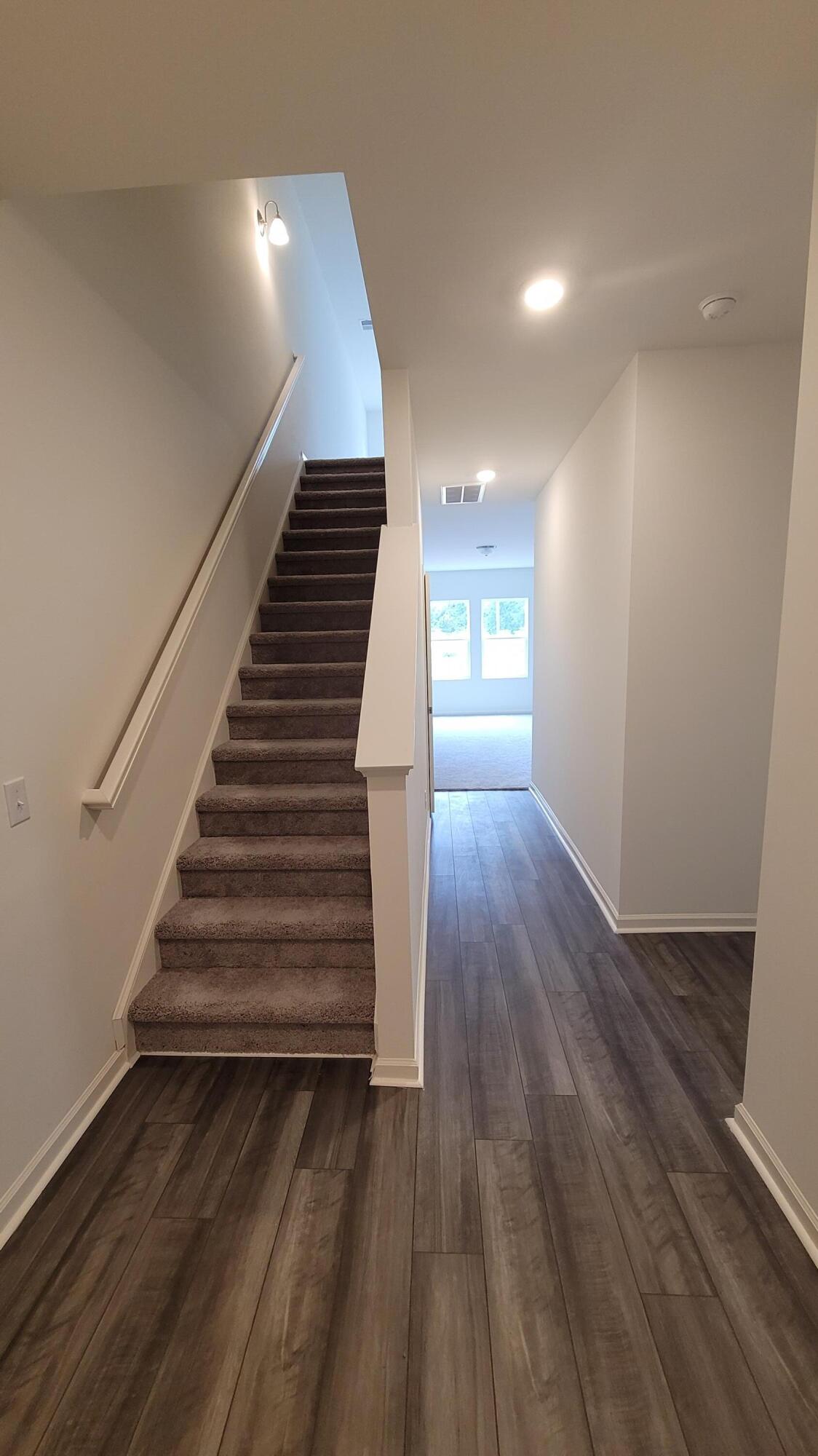 Phoenix Dr, Summerville, SC 29486