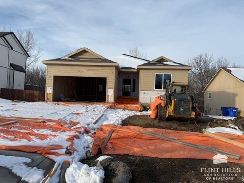 2406 Sawmill Rd, Junction City, KS, 66441-2687 | Card Image