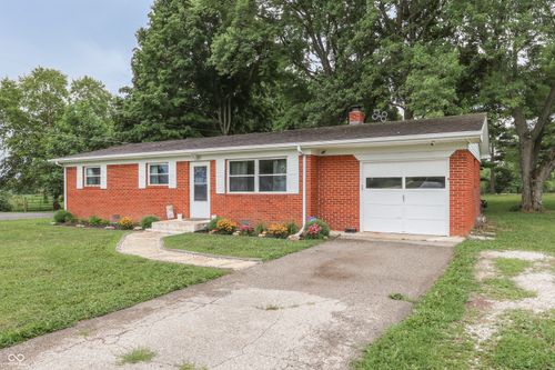 8025 W Sycamore Rd, Fairland, IN, 46126-9674 | Card Image