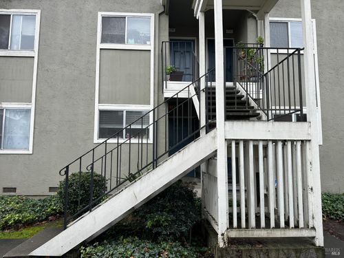 718 Santa Alicia Dr, Rohnert Park, CA, 94928-5008 | Card Image