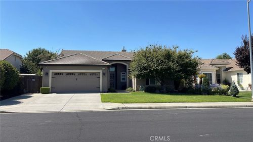 2974 Twain Ave, Clovis, CA, 93611-6949 | Card Image