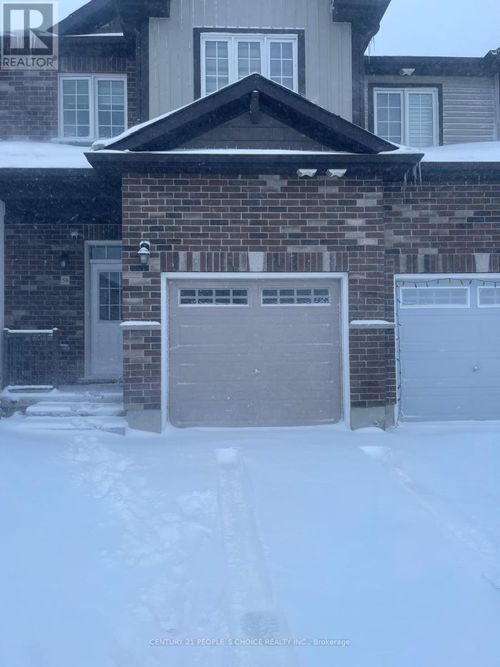 58 Renfrew St, Kitchener, ON, N2R0G5 | Card Image
