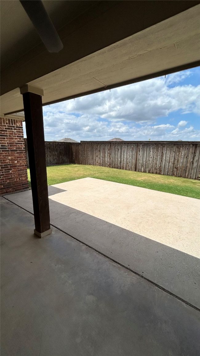 433 Chisholm Trl, House other with 4 bedrooms, 2 bathrooms and null parking in Justin TX | Image 16