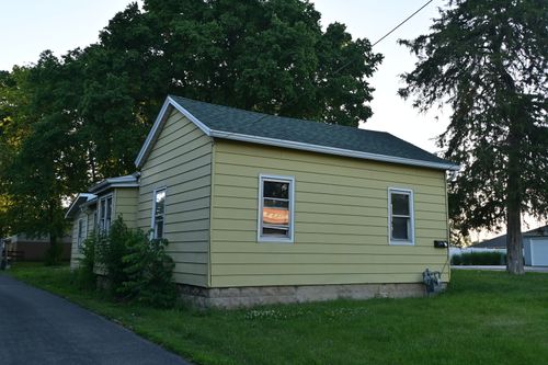 1346 N Division St, Morris, IL, 60450-1452 | Card Image