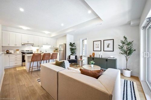 17 Reverie Way, Kitchener, ON, N2E0K5 | Card Image