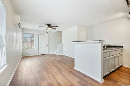 301-131 Elsie Ave, San Antonio, TX, 78204-2854 | Card Image