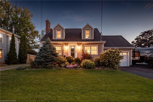 {{alt}} | Card Image