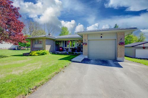 1076 Henry St, Wellesley, ON, N0B2T0 | Card Image