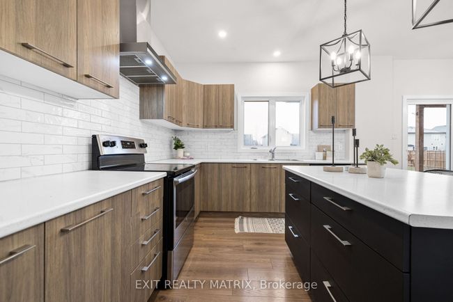 273 Moisson St, House attached with 3 bedrooms, 2 bathrooms and 5 parking in Embrun ON | Image 9