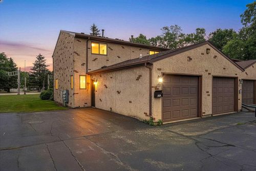 2529 Fond Du Lac Road, OSHKOSH, WI, 54902 | Card Image