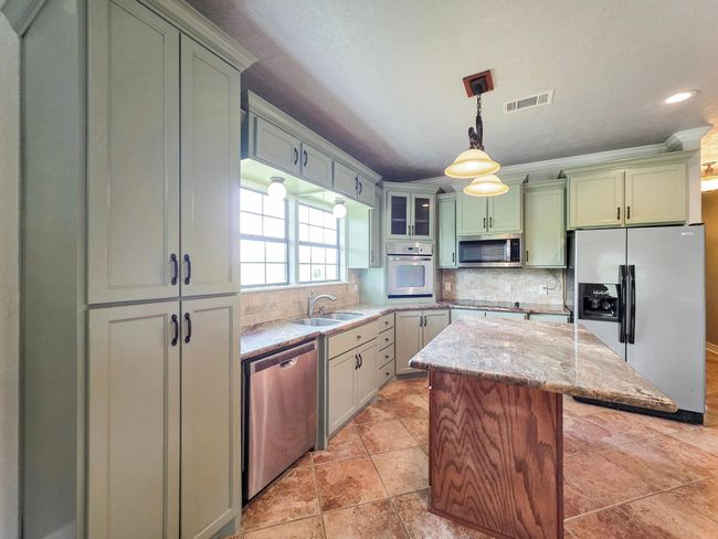 2432 Highway 327, House other with 3 bedrooms, 2 bathrooms and null parking in Kountze TX | Image 7
