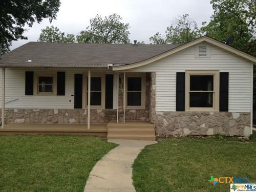 222 S Hickory Ave, New Braunfels, TX, 78130-5824 | Card Image