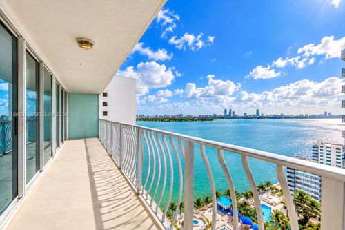 2324-7601 E Treasure Dr, North Bay Village, FL, 33141-4370 | Card Image