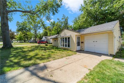 5832 Kings Highway, House other with 3 bedrooms, 1 bathrooms and null parking in Parma Heights OH | Image 2