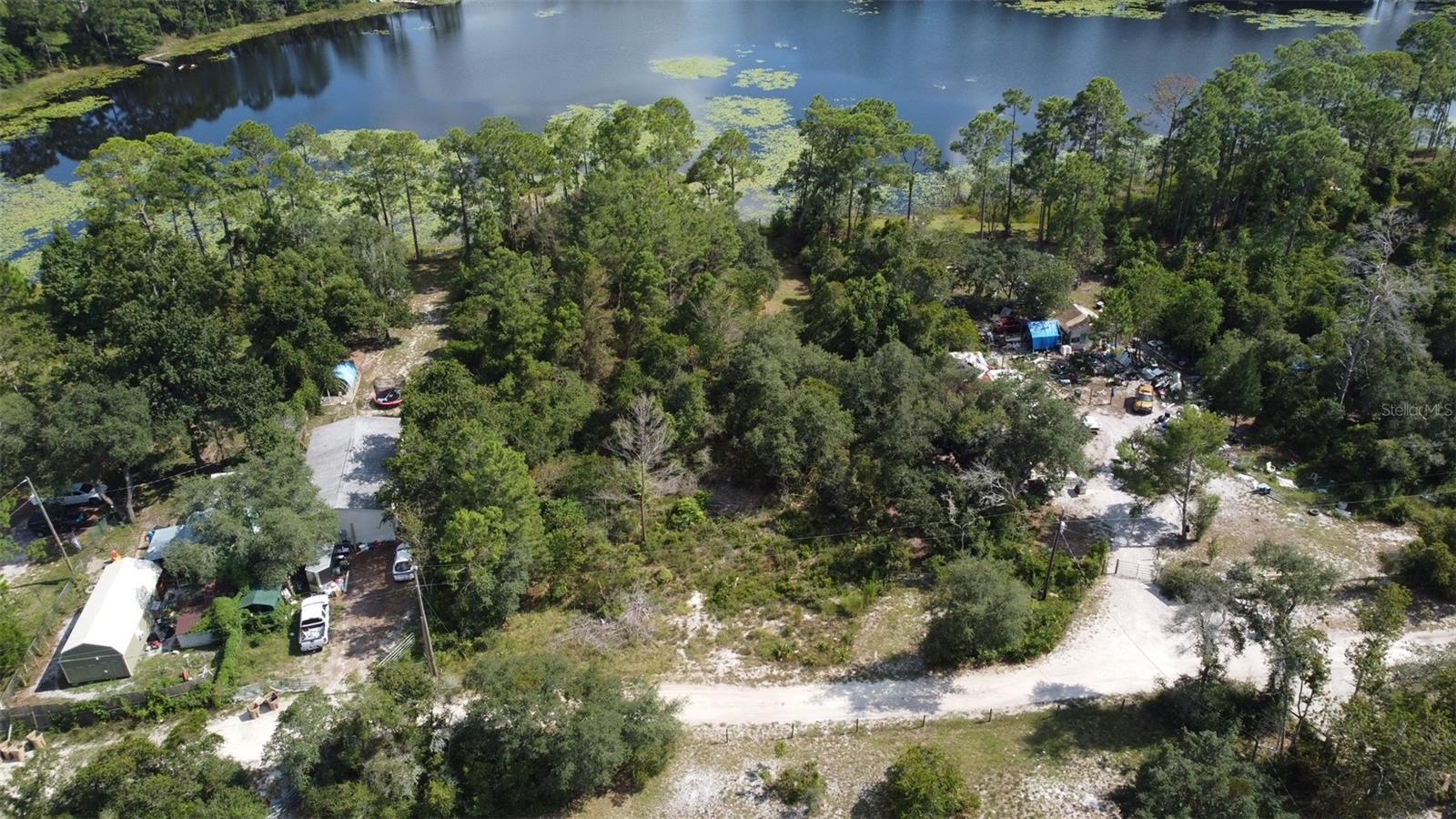 Land in DELAND 4