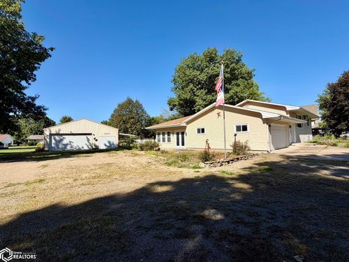 427 S 5th St, Wapello, IA, 52653-1457 | Card Image