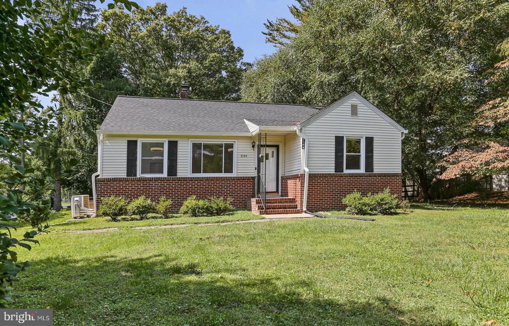 Saint Johns Ln, Ellicott City, MD 21042