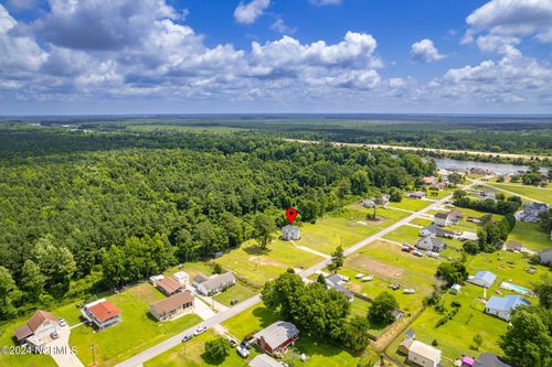 335 Country Club Ln, Newport, NC, 28570-8735 | Card Image