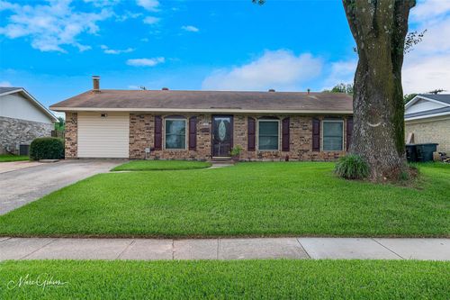 1523 Holiday Pl, Bossier City, LA, 71112-3646 | Card Image