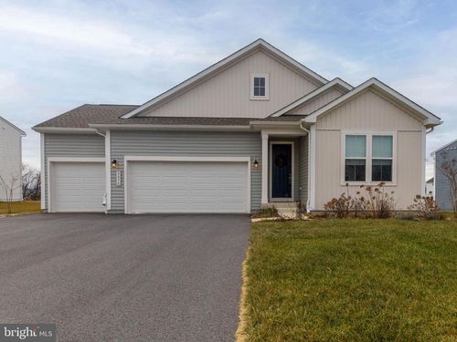 2098 Mandarin Dr, CHAMBERSBURG, PA, 17202-7686 | Card Image