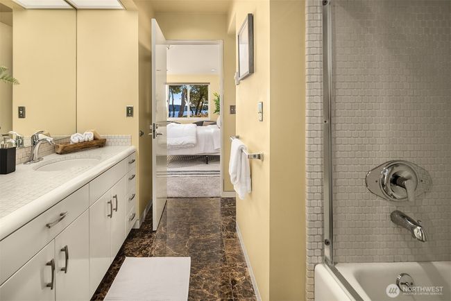 Ground level bathroom. | Image 28