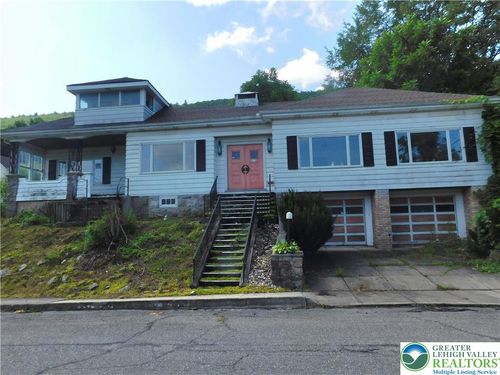 571 E Center St, Nesquehoning, PA, 18240-1711 | Card Image