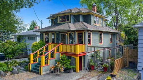 1329 Carnsew St, Victoria, BC, V8S1P1 | Card Image