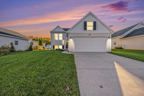 6584 Moss Lake Dr, Hudsonville, MI, 49426-9181 | Card Image