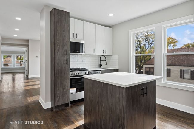 4948 N Austin Ave, Home with 5 bedrooms, 2 bathrooms and null parking in CHICAGO IL | Image 8