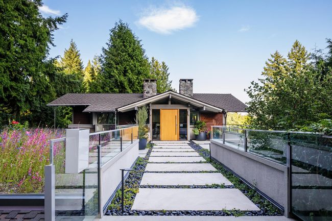 3956 Westridge Avenue, House other with 4 bedrooms, 4 bathrooms and 4 parking in West Vancouver BC | Image 2