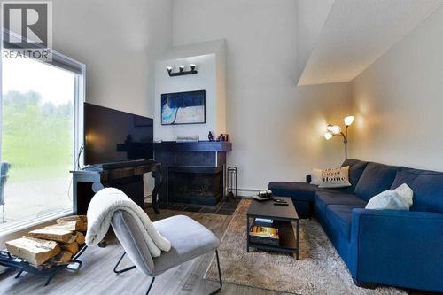301 Village Mews Sw, Calgary, AB, T3H2L3 | Card Image