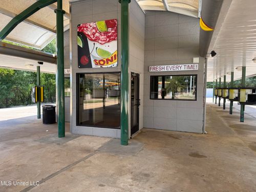 525 E Lee St, Sardis, MS, 38666-1235 | Card Image