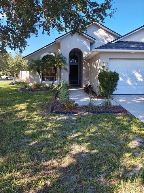 2245 Hunters Greene Dr, Lakeland, FL, 33810-5209 | Card Image