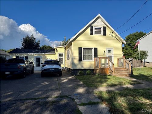68 E 11th St, Oswego, NY, 13126-1230 | Card Image