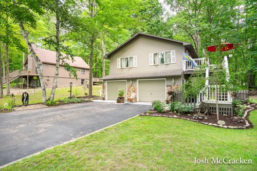 11339 Alpine Rd, Stanwood, MI, 49346-9048 | Card Image
