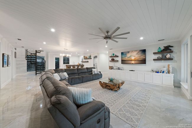 757 County Road 262, House other with 5 bedrooms, 4 bathrooms and null parking in Mico TX | Image 40