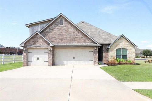 17225 Ridgewood Dr, Edmond, OK, 73012-1238 | Card Image