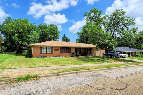 3833 Huaco Ln, Waco, TX, 76710-5073 | Card Image