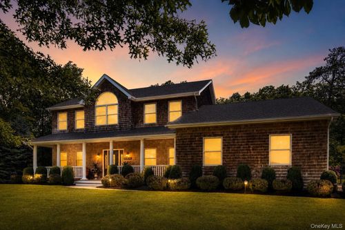11 Hildreth Road, Southampton, NY, 11946 | Card Image