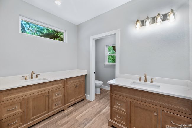 304 E Westmeyer St, House other with 3 bedrooms, 2 bathrooms and null parking in Poth TX | Image 20