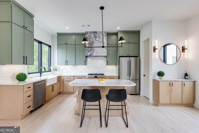 1954 8 Th St, Townhouse with 3 bedrooms, 4 bathrooms and 2 parking in Chamblee GA | Image 8