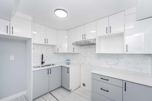 6403 Centre St Nw, Calgary, AB, T2K0V3 | Card Image