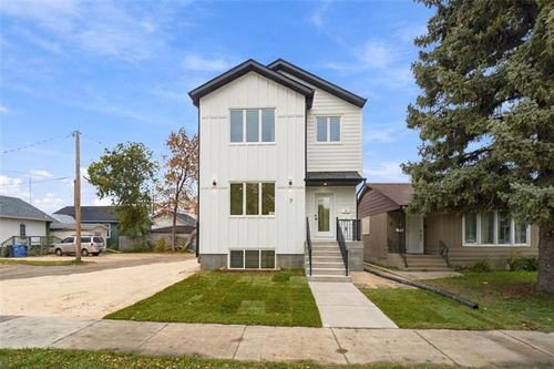 7 Portland Ave, Winnipeg, MB, R2M1J3 | Card Image