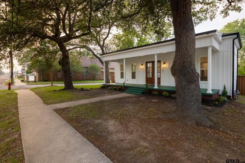 301 E Henderson, Overton, TX, 75684 | Card Image