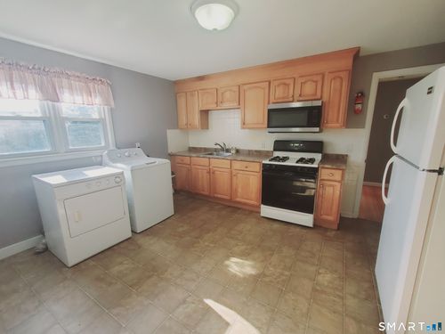 apt-2r-47 Park St, Stamford, CT, 06902-6090 | Card Image