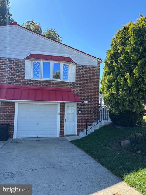 550 Arnold St, PHILADELPHIA, PA, 19111-1355 | Card Image