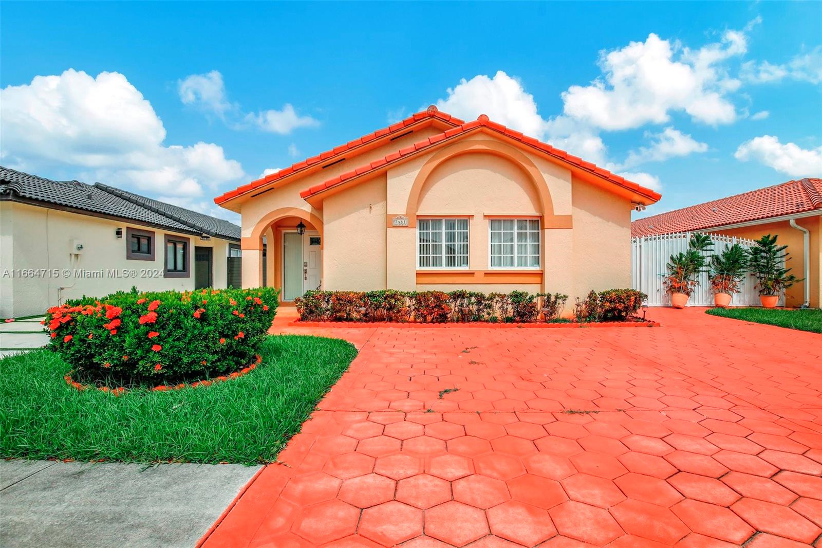 167th Ter, Hialeah, FL 33015