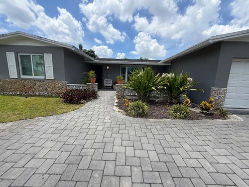 9100 Nw 19th St, Pembroke Pines, FL, 33024-3209 | Card Image