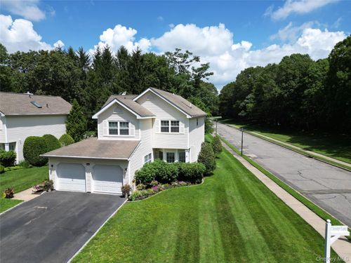 1 Cloister Ln, Middle Island, NY, 11953-1934 | Card Image